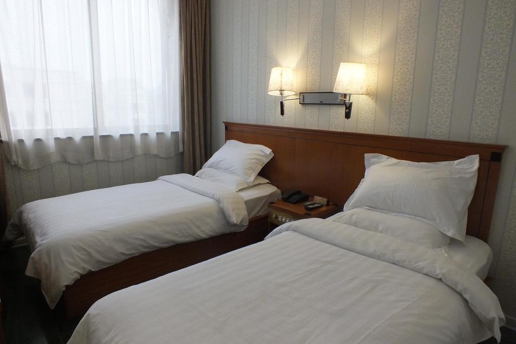 Beijing Fuxing Holiday Hotel Экстерьер фото